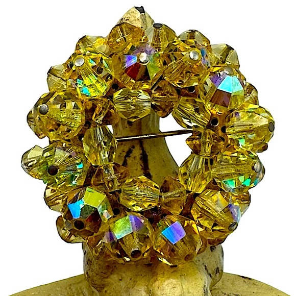 VINTAGE Marigold Yellow AB Beaded Gold Tone Circular Brooch - Picture 1 of 4